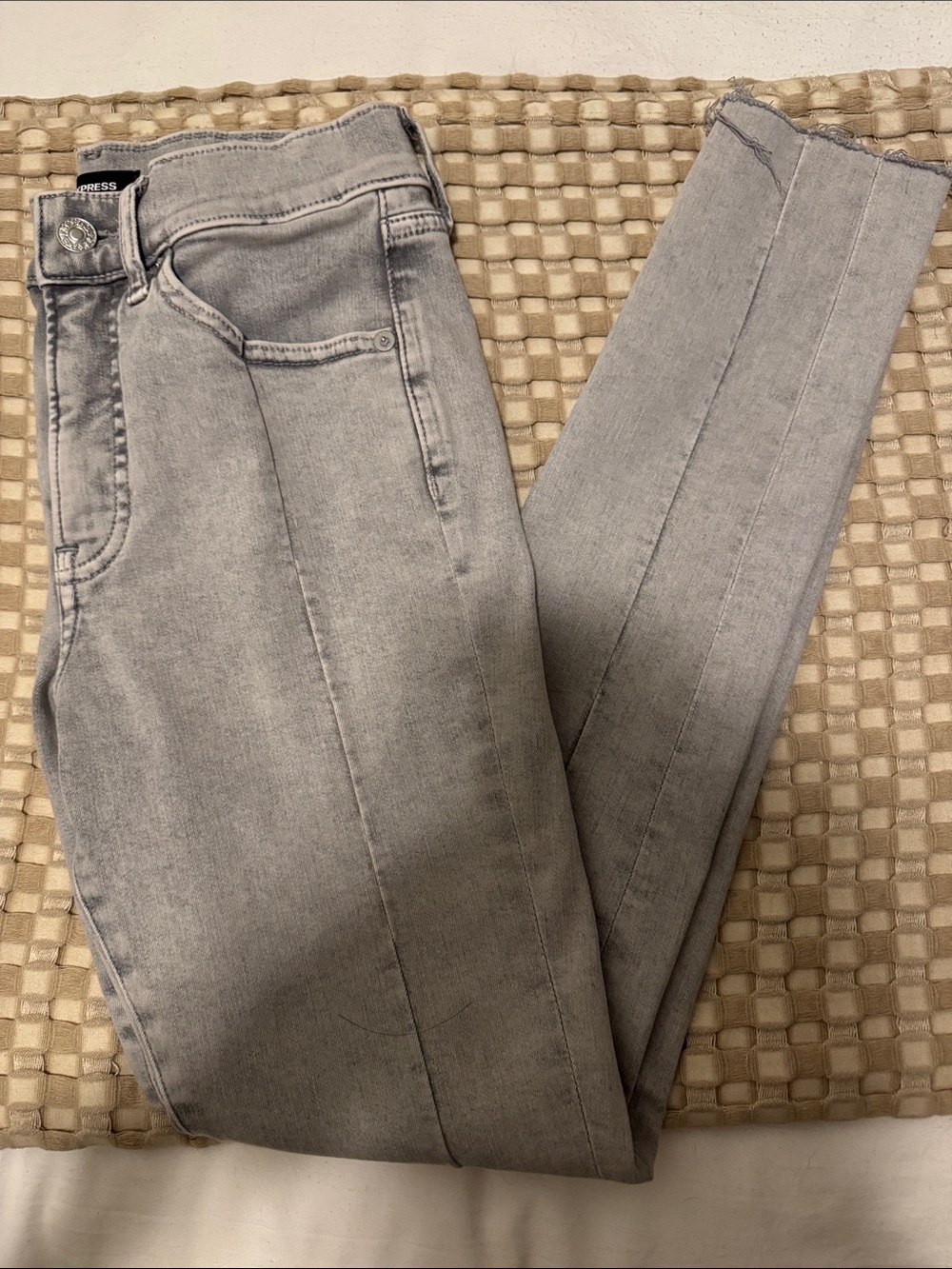 Express Women's Skinny mid-rise Jeans in Light Gray Wash 2R